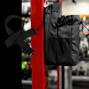 MAGX accroché rack rouge avec bandoulière